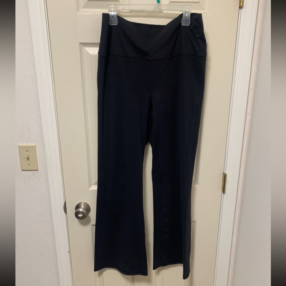 Fabletics Pure Luxe Leggings 2xl (flared bottom)